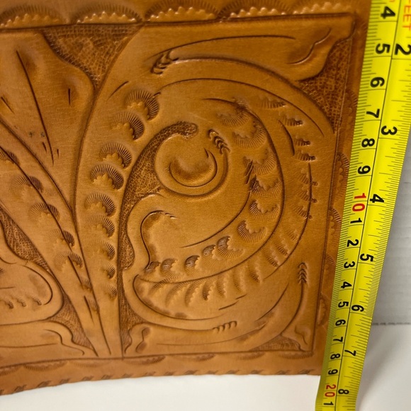 Tan Tooled Leather Western Boho Artsy Gypsy Crossbody Purse Women's Bag - Picture 4 of 5